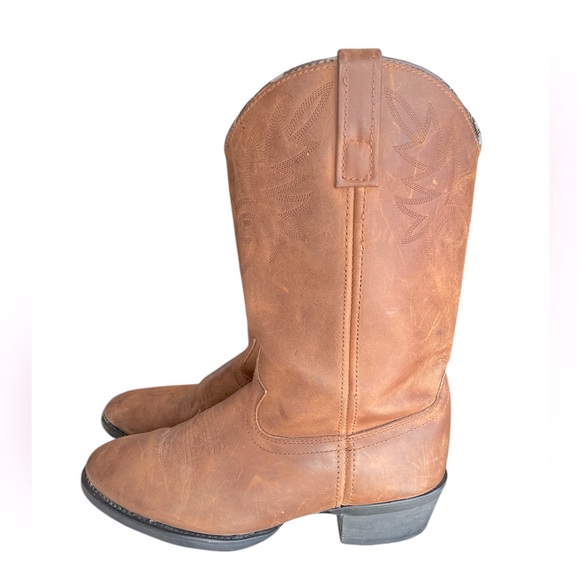 Dingo Men’s Pull On Cowboy Boots, Distressed Tan Leather, Size 8.5 Extra Wide - Picture 1 of 7
